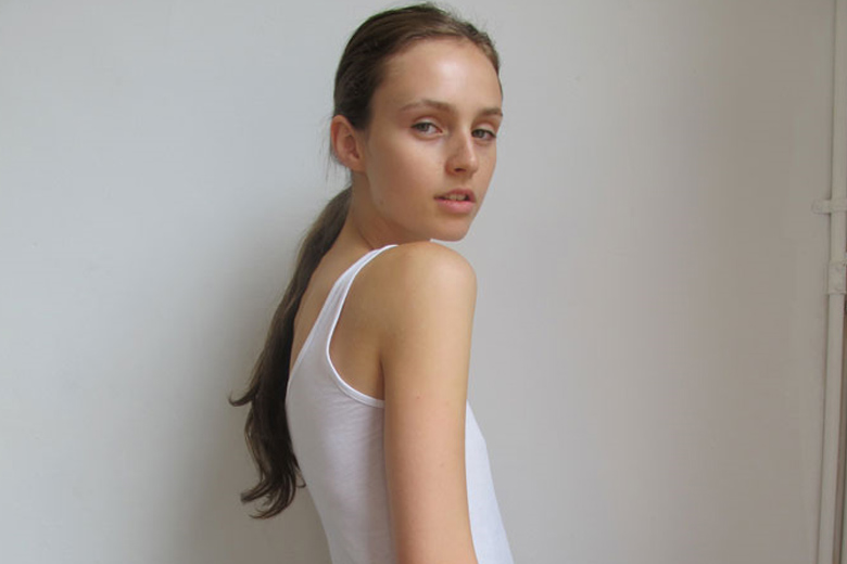 Maddie Kulicka öppnade Dries Van Notens visning och syntes även på catwalken för Dior och Yves Saint Lauren.