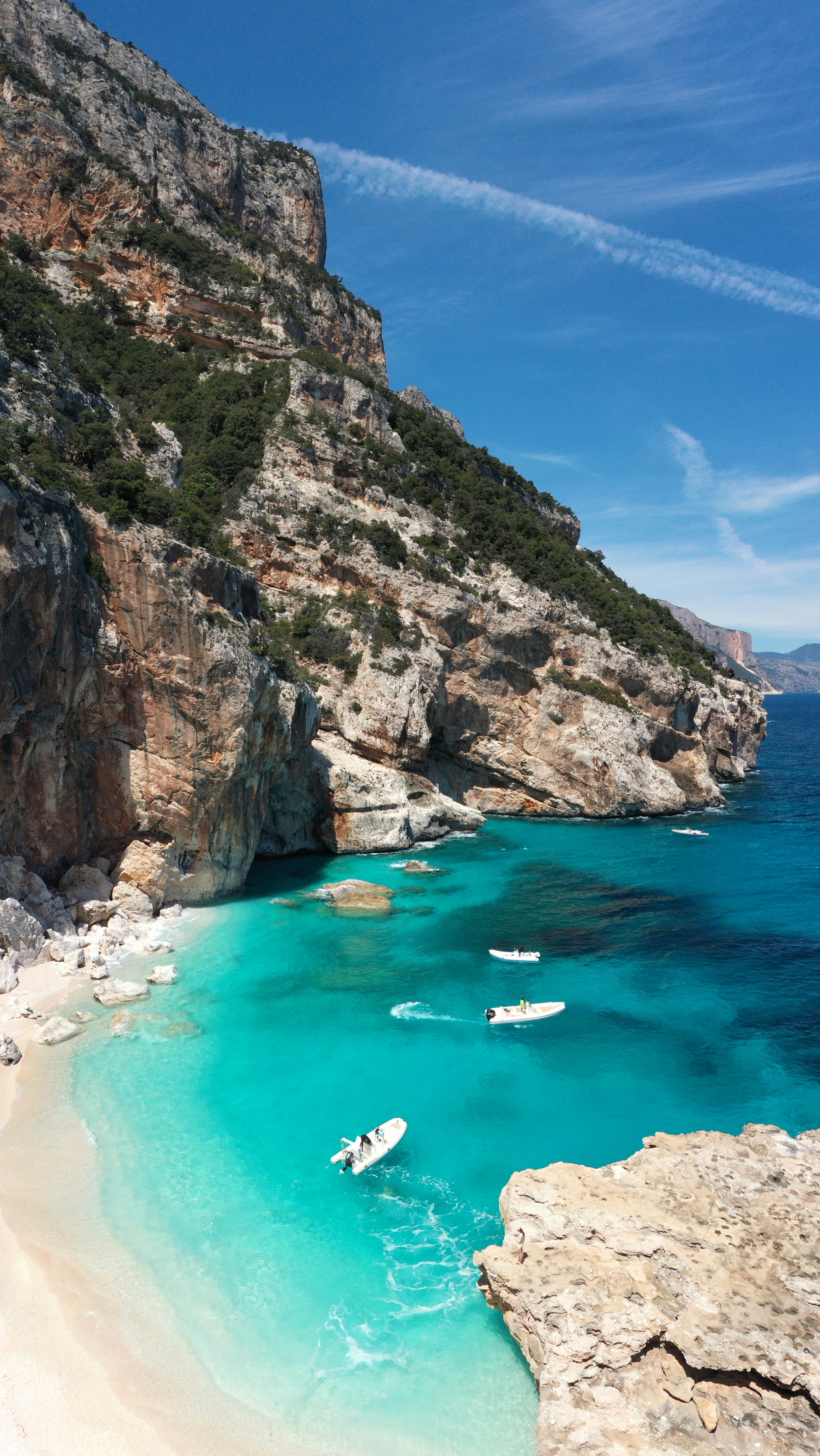 Esplora la Sardegna – Una guida di viaggio per la bellissima isola italiana