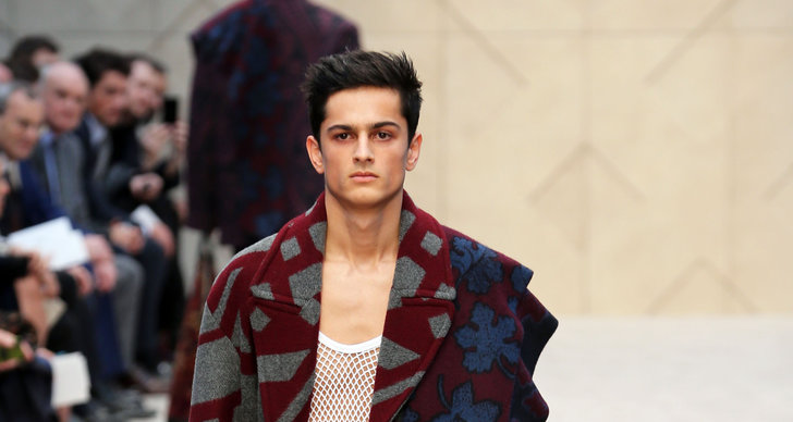 Burberry Prorsum visade upp en lite murrigare färgskala. 