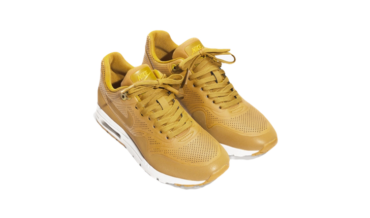 Sneakers från Nike, andotherstories, ca 1 450 kr. Sneakers från Nike, andotherstories, ca 1 450 kr.